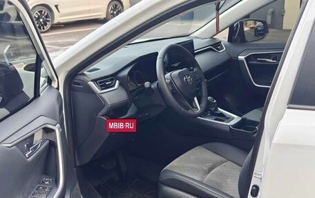 Toyota RAV4, 2024 год, 4 000 000 рублей, 7 фотография