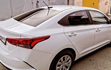 Hyundai Solaris II рестайлинг, 2021 год, 1 720 000 рублей, 3 фотография