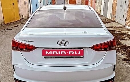 Hyundai Solaris II рестайлинг, 2021 год, 1 720 000 рублей, 4 фотография