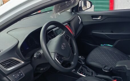 Hyundai Solaris II рестайлинг, 2021 год, 1 720 000 рублей, 5 фотография