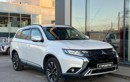 Mitsubishi Outlander III рестайлинг 3, 2021 год, 2 349 000 рублей, 3 фотография