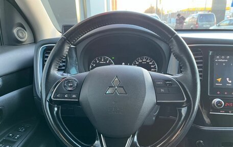 Mitsubishi Outlander III рестайлинг 3, 2021 год, 2 349 000 рублей, 14 фотография