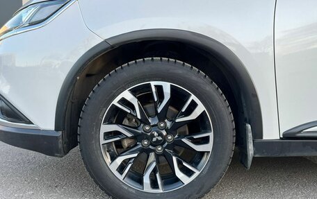 Mitsubishi Outlander III рестайлинг 3, 2021 год, 2 349 000 рублей, 9 фотография