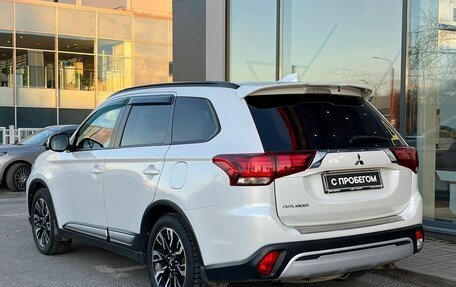 Mitsubishi Outlander III рестайлинг 3, 2021 год, 2 349 000 рублей, 7 фотография