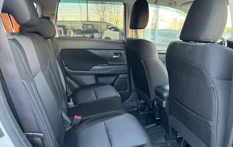 Mitsubishi Outlander III рестайлинг 3, 2021 год, 2 349 000 рублей, 12 фотография