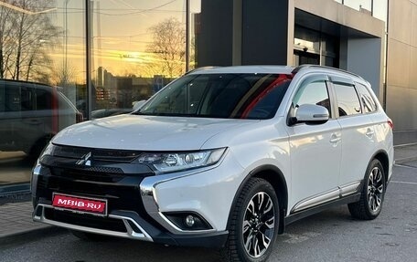 Mitsubishi Outlander III рестайлинг 3, 2021 год, 2 349 000 рублей, 1 фотография