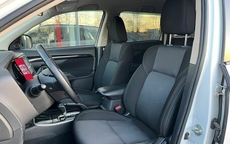 Mitsubishi Outlander III рестайлинг 3, 2021 год, 2 349 000 рублей, 11 фотография