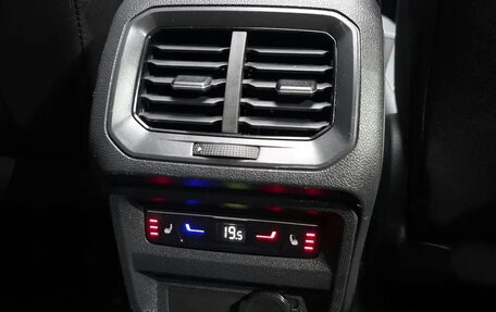 Volkswagen Tiguan II, 2022 год, 2 400 000 рублей, 11 фотография