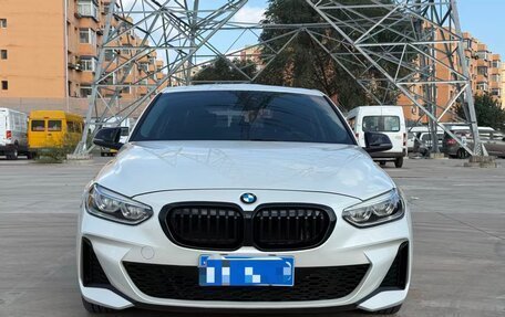 BMW 1 серия, 2022 год, 1 700 000 рублей, 2 фотография