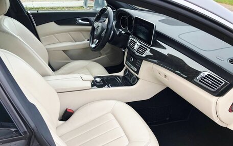 Mercedes-Benz CLS, 2015 год, 2 495 000 рублей, 13 фотография