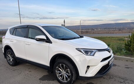 Toyota RAV4, 2016 год, 2 100 000 рублей, 2 фотография