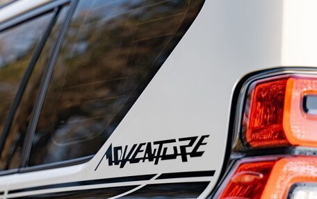 Toyota Land Cruiser Prado 150 рестайлинг 2, 2022 год, 7 490 000 рублей, 8 фотография