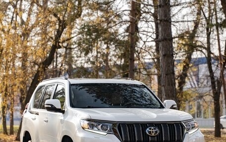 Toyota Land Cruiser Prado 150 рестайлинг 2, 2022 год, 7 490 000 рублей, 2 фотография