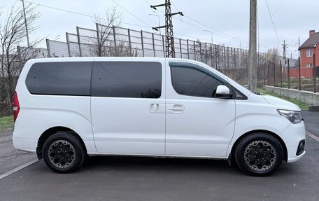 Hyundai H-1 II рестайлинг, 2019 год, 2 850 000 рублей, 6 фотография