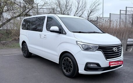 Hyundai H-1 II рестайлинг, 2019 год, 2 850 000 рублей, 5 фотография