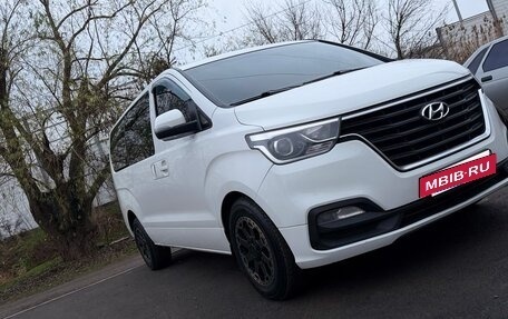 Hyundai H-1 II рестайлинг, 2019 год, 2 850 000 рублей, 3 фотография