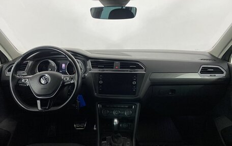 Volkswagen Tiguan II, 2020 год, 2 590 000 рублей, 15 фотография