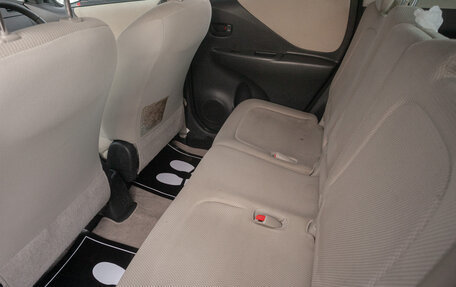 Toyota Ractis I, 2009 год, 735 000 рублей, 13 фотография