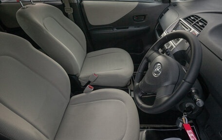 Toyota Ractis I, 2009 год, 735 000 рублей, 10 фотография