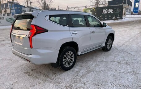 Mitsubishi Pajero Sport III рестайлинг, 2018 год, 2 700 000 рублей, 3 фотография