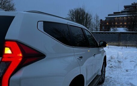 Mitsubishi Pajero Sport III рестайлинг, 2018 год, 2 700 000 рублей, 4 фотография