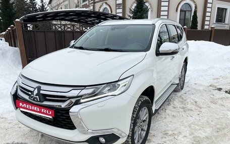 Mitsubishi Pajero Sport III рестайлинг, 2018 год, 2 700 000 рублей, 5 фотография