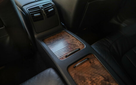 Mercedes-Benz CLS, 2012 год, 2 099 000 рублей, 25 фотография