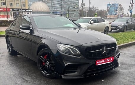 Mercedes-Benz E-Класс, 2019 год, 3 700 000 рублей, 1 фотография