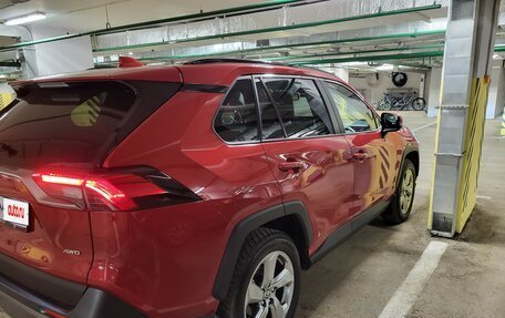 Toyota RAV4, 2021 год, 3 900 000 рублей, 6 фотография