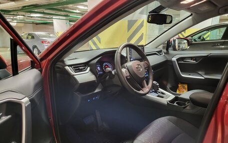 Toyota RAV4, 2021 год, 3 900 000 рублей, 8 фотография