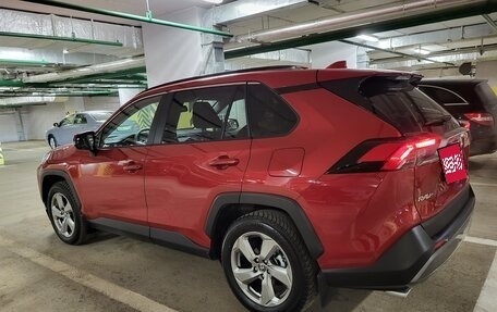 Toyota RAV4, 2021 год, 3 900 000 рублей, 3 фотография