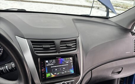 Hyundai Solaris II рестайлинг, 2011 год, 690 000 рублей, 15 фотография