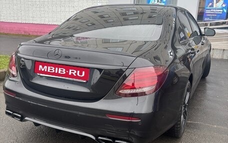 Mercedes-Benz E-Класс, 2019 год, 3 700 000 рублей, 2 фотография