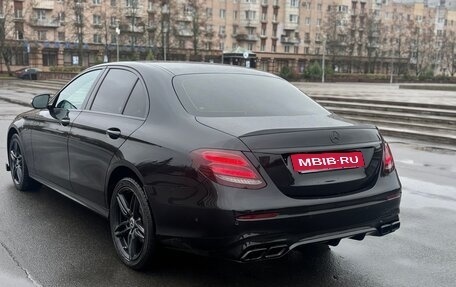 Mercedes-Benz E-Класс, 2019 год, 3 700 000 рублей, 5 фотография