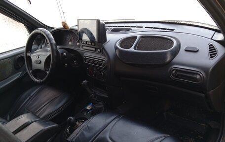 Chevrolet Niva I рестайлинг, 2004 год, 230 000 рублей, 2 фотография