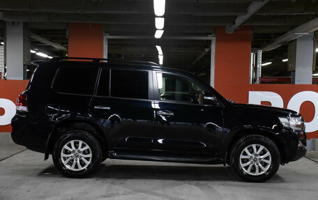 Toyota Land Cruiser 200, 2018 год, 5 498 000 рублей, 4 фотография