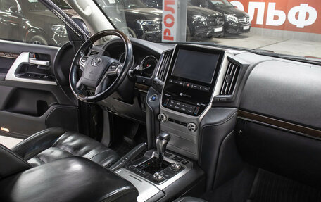 Toyota Land Cruiser 200, 2018 год, 5 498 000 рублей, 11 фотография