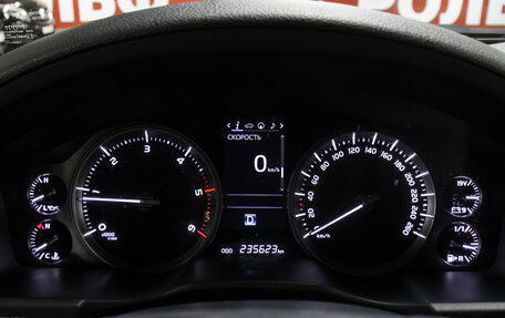 Toyota Land Cruiser 200, 2018 год, 5 498 000 рублей, 13 фотография