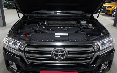 Toyota Land Cruiser 200, 2018 год, 5 498 000 рублей, 9 фотография