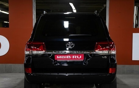 Toyota Land Cruiser 200, 2018 год, 5 498 000 рублей, 6 фотография