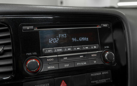 Mitsubishi Outlander III рестайлинг 3, 2015 год, 1 580 000 рублей, 16 фотография