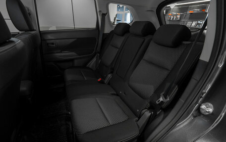 Mitsubishi Outlander III рестайлинг 3, 2015 год, 1 580 000 рублей, 12 фотография