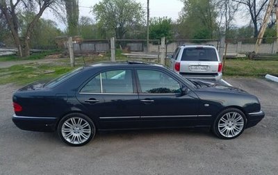 Mercedes-Benz E-Класс, 1998 год, 670 000 рублей, 1 фотография