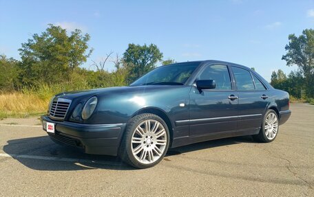 Mercedes-Benz E-Класс, 1998 год, 670 000 рублей, 2 фотография