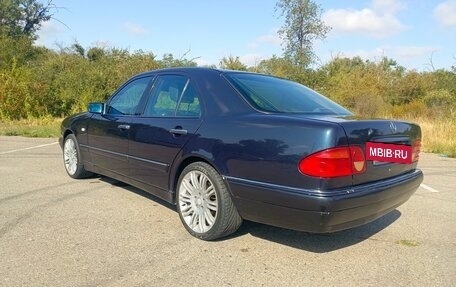 Mercedes-Benz E-Класс, 1998 год, 670 000 рублей, 3 фотография