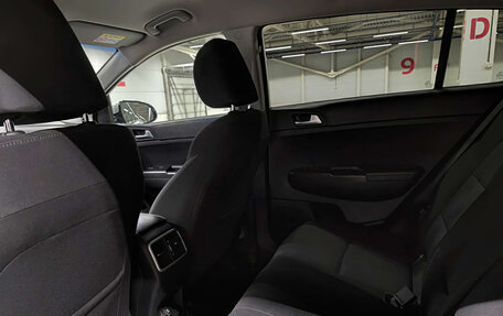 KIA Sportage IV рестайлинг, 2020 год, 2 670 000 рублей, 15 фотография