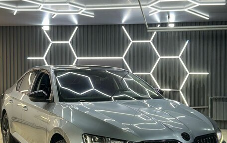 Skoda Superb III рестайлинг, 2018 год, 2 300 000 рублей, 2 фотография