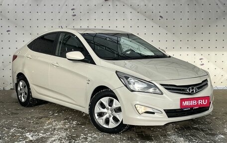 Hyundai Solaris II рестайлинг, 2015 год, 1 090 000 рублей, 2 фотография