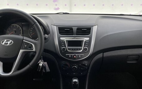 Hyundai Solaris II рестайлинг, 2015 год, 1 090 000 рублей, 16 фотография