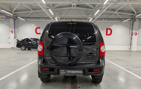 Chevrolet Niva I рестайлинг, 2018 год, 664 650 рублей, 6 фотография